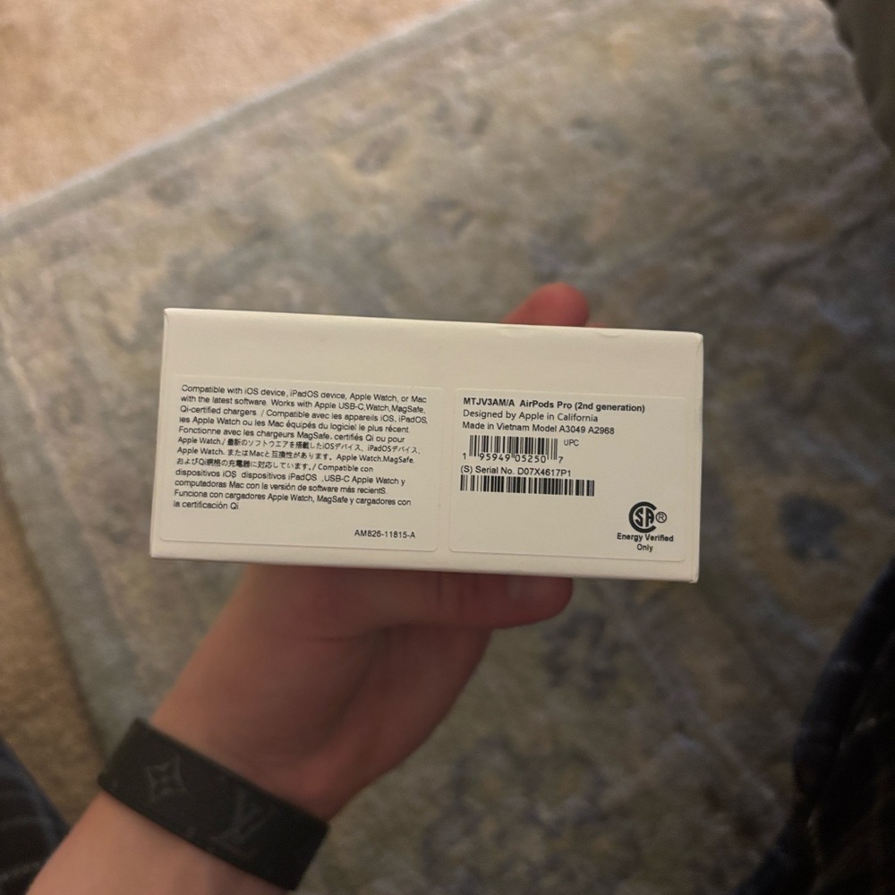 Apple AirPods Pro Gen 2 USB C port great Christmas gift - Picture 3 of 7